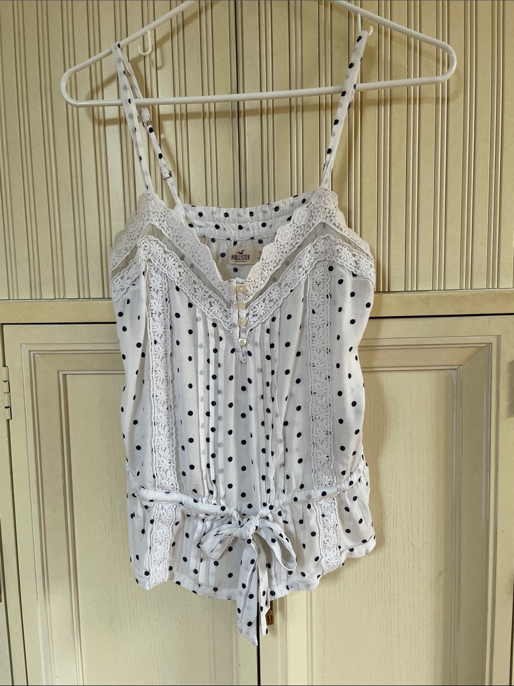 Hollister polka Dot Tank Top - Picture 1 of 3